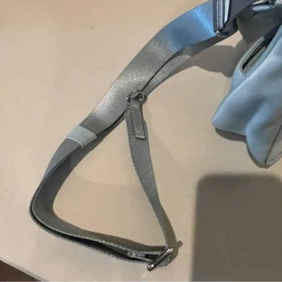 NWT- Lululemon City Essentials Small Shoulder Bag 3L - Pelican - Picture 8 of 9